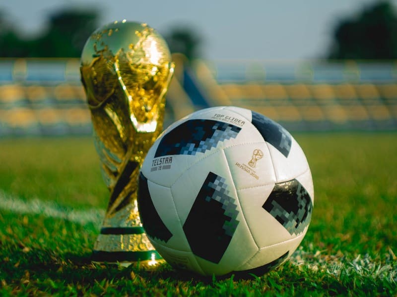 Worldwide football action from English Premier League, La Liga, and UEFA Champions League on QQ2