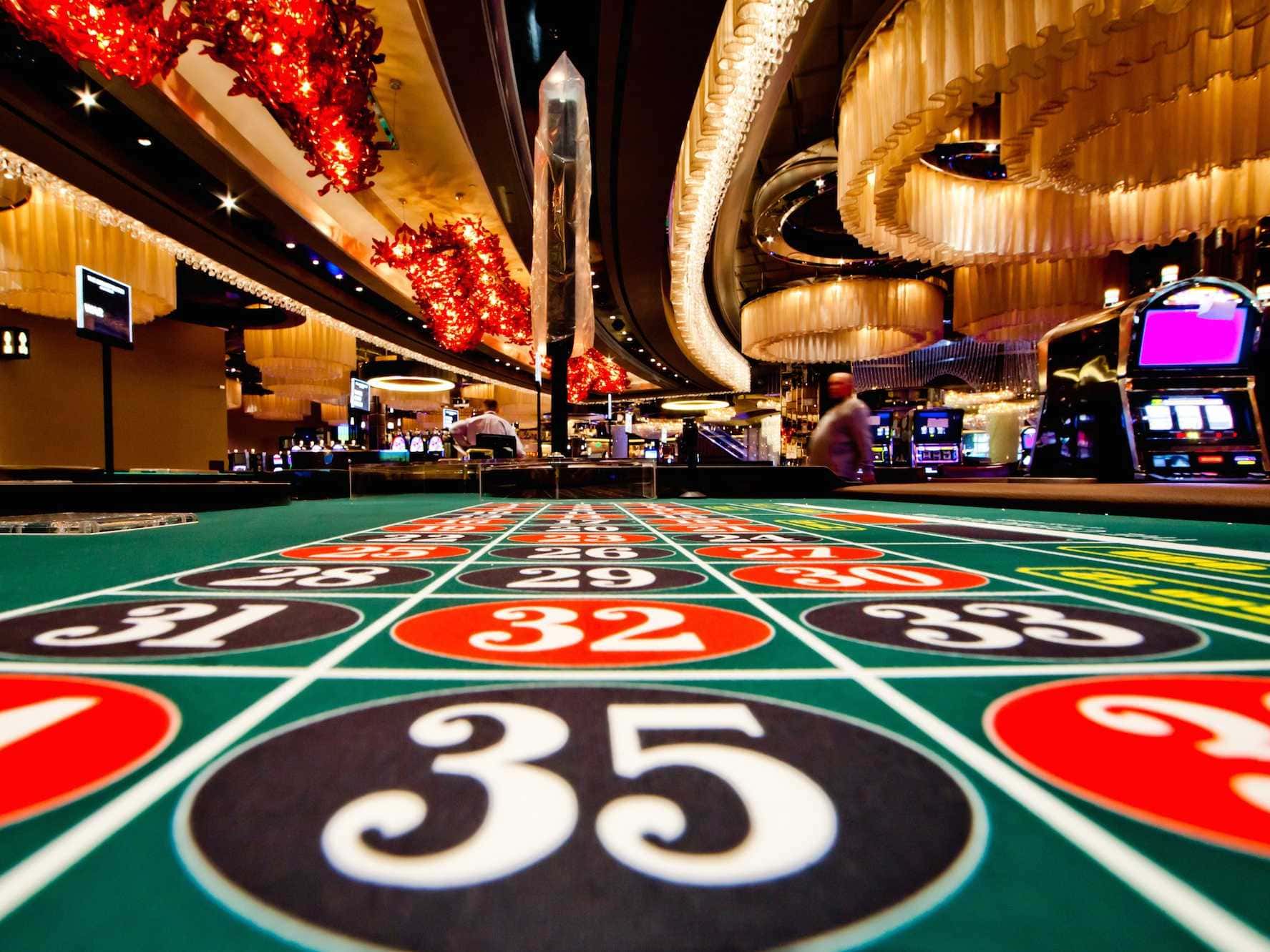 Dynamic QQ2 games montage illustrating a variety of popular casino games and exciting gameplay